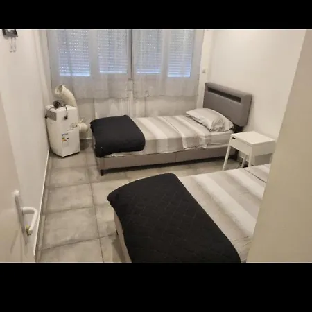 Lägenhet Grand Appartement, 2 Ou 3 Ou 4 Pieces, Tramway Sur Place, Proche Gare Sncf St Augustin 5 Min, Aeroport A 7 Min, Ou Allianz Riviera 10 Min, Palais Nikaia 2 Min , Supermarche Sur Place, Parking Possible Si Disponible Ou Payant A 1000 Metre