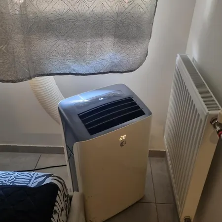 Grand Appartement, 2 Ou 3 Ou 4 Pieces, Tramway Sur Place, Proche Gare Sncf St Augustin 5 Min, Aeroport A 7 Min, Ou Allianz Riviera 10 Min, Palais Nikaia 2 Min , Supermarche Sur Place, Parking Possible Si Disponible Ou Payant A 1000 Metre Lägenhet Nice