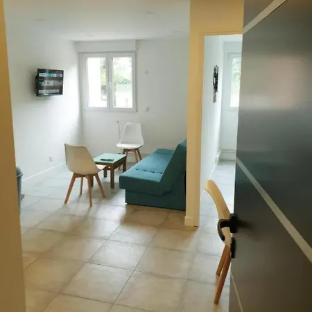 Apartamento Grand Appartement, 2 Ou 3 Ou 4 Pieces, Tramway Sur Place, Proche Gare Sncf St Augustin 5 Min, Aeroport A 7 Min, Ou Allianz Riviera 10 Min, Palais Nikaia 2 Min , Supermarche Sur Place, Parking Possible Si Disponible Ou Payant A 1000 Metre