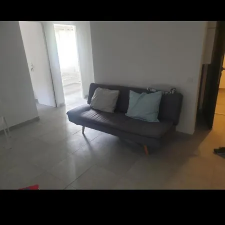 Grand Appartement, 2 Ou 3 Ou 4 Pieces, Tramway Sur Place, Proche Gare Sncf St Augustin 5 Min, Aeroport A 7 Min, Ou Allianz Riviera 10 Min, Palais Nikaia 2 Min , Supermarche Sur Place, Parking Possible Si Disponible Ou Payant A 1000 Metre Appartement *