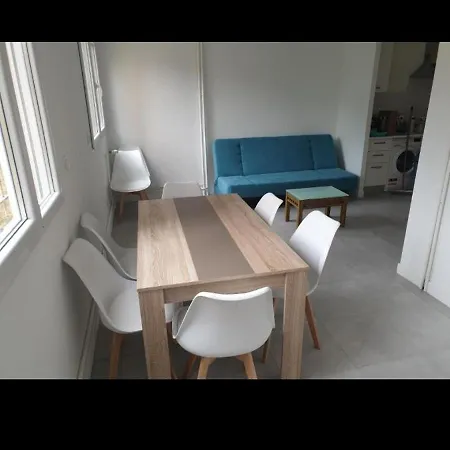 Appartement Grand Appartement, 2 Ou 3 Ou 4 Pieces, Tramway Sur Place, Proche Gare Sncf St Augustin 5 Min, Aeroport A 7 Min, Ou Allianz Riviera 10 Min, Palais Nikaia 2 Min , Supermarche Sur Place, Parking Possible Si Disponible Ou Payant A 1000 Metre