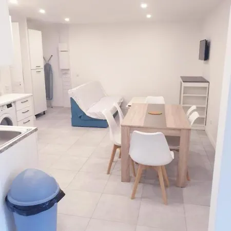 Grand Appartement, 2 Ou 3 Ou 4 Pieces, Tramway Sur Place, Proche Gare Sncf St Augustin 5 Min, Aeroport A 7 Min, Ou Allianz Riviera 10 Min, Palais Nikaia 2 Min , Supermarche Sur Place, Parking Possible Si Disponible Ou Payant A 1000 Metre Appartement Nice