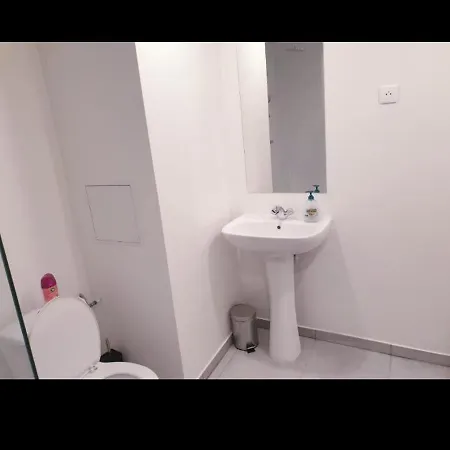 Grand Appartement, 2 Ou 3 Ou 4 Pieces, Tramway Sur Place, Proche Gare Sncf St Augustin 5 Min, Aeroport A 7 Min, Ou Allianz Riviera 10 Min, Palais Nikaia 2 Min , Supermarche Sur Place, Parking Possible Si Disponible Ou Payant A 1000 Metre Appartement *