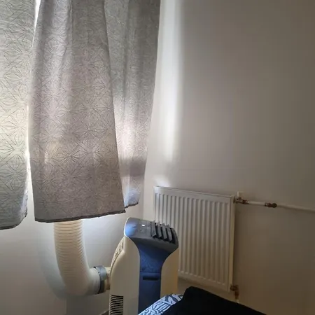 Grand Appartement, 2 Ou 3 Ou 4 Pieces, Tramway Sur Place, Proche Gare Sncf St Augustin 5 Min, Aeroport A 7 Min, Ou Allianz Riviera 10 Min, Palais Nikaia 2 Min , Supermarche Sur Place, Parking Possible Si Disponible Ou Payant A 1000 Metre Apartamento *